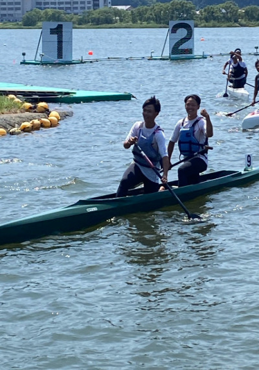 レース後ガッツポーズＣ２