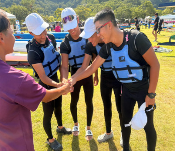 レース前の男子フォアこれ